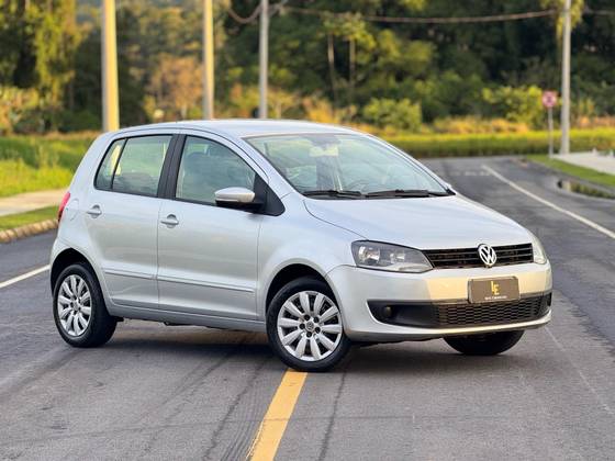 VOLKSWAGEN FOX 1.6 MI 8V FLEX 4P MANUAL VOLKSWAGEN FOX 1.6 MI 8V FLEX 4P MANUAL